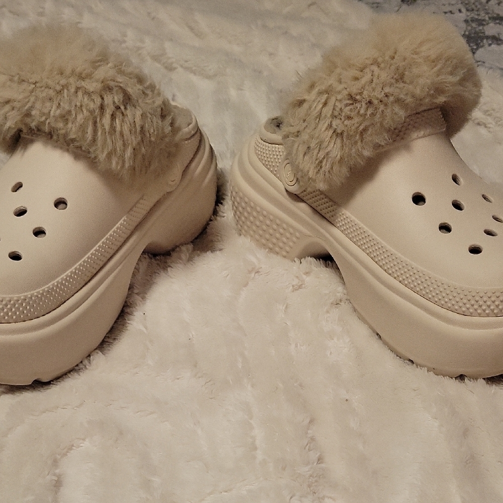 Faux Fur Lined Crocs - Picture 2 of 7